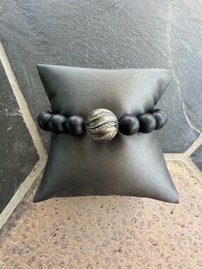 Black onyx Diamond Bead women’s bracelet 6” long